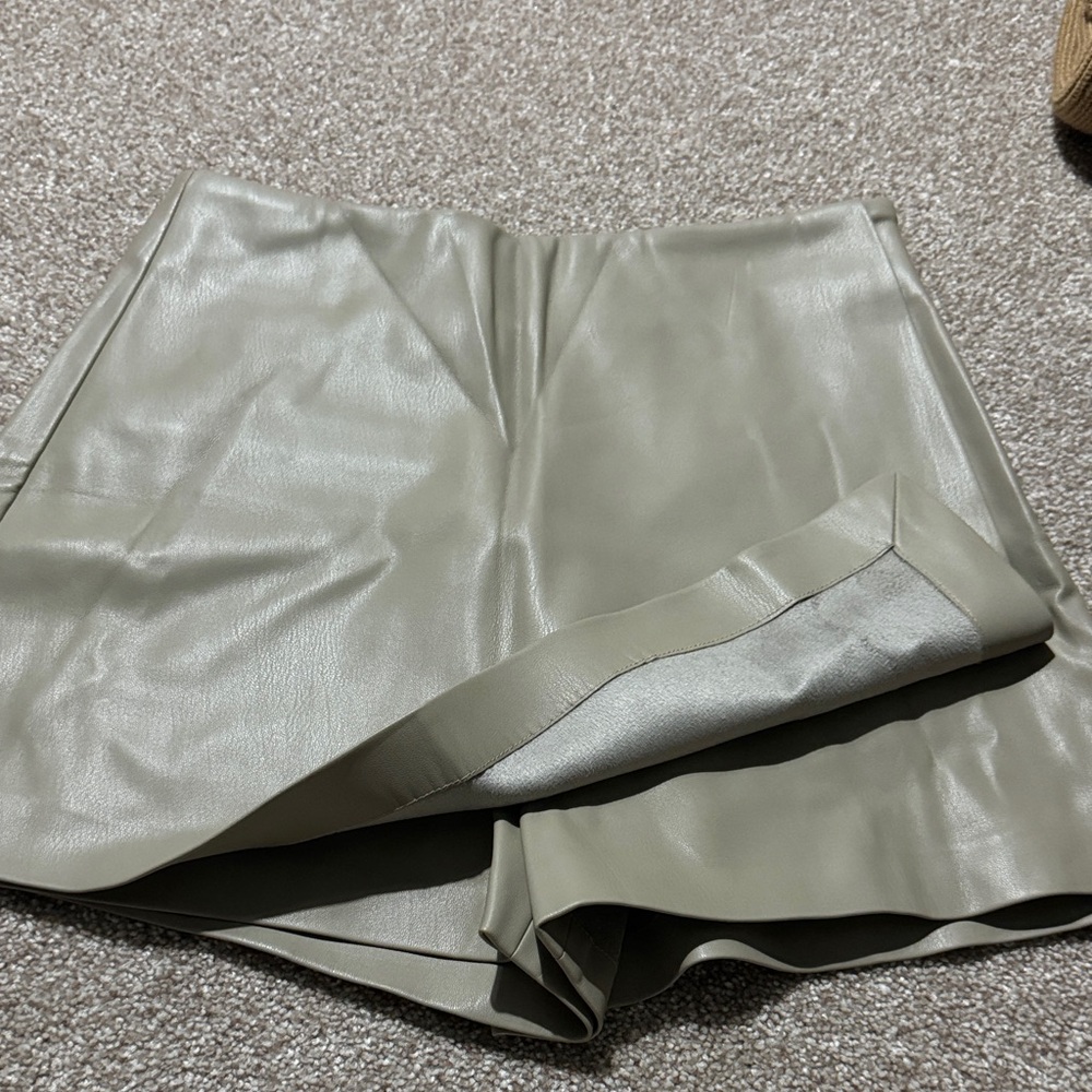 Chic High Waist Gray Shorts